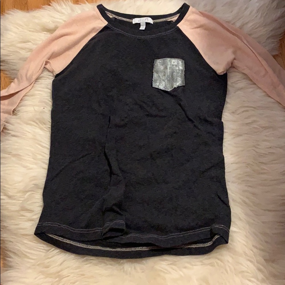 Delia’s quarter sleeve tee
